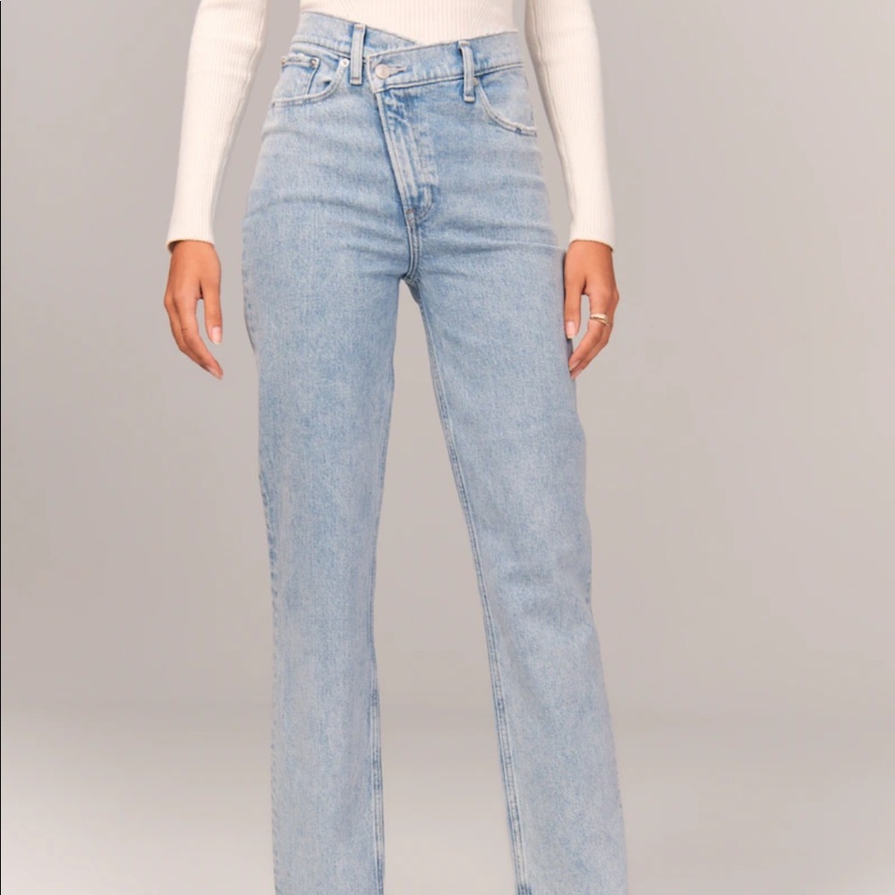 Abercrombie Ultra High Rise Straight Jeans